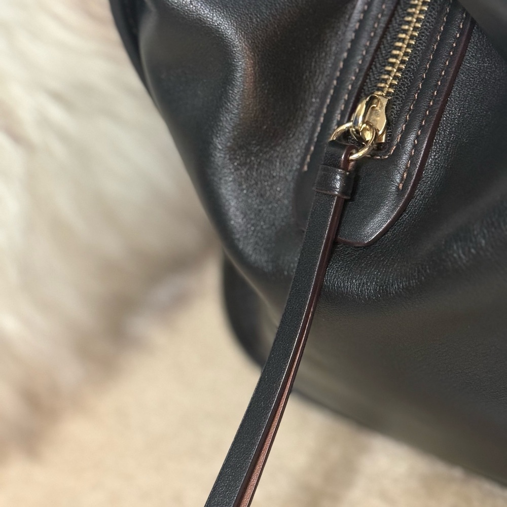 Coach Black and Cream Shoulder Bag - Picture 5 of 16